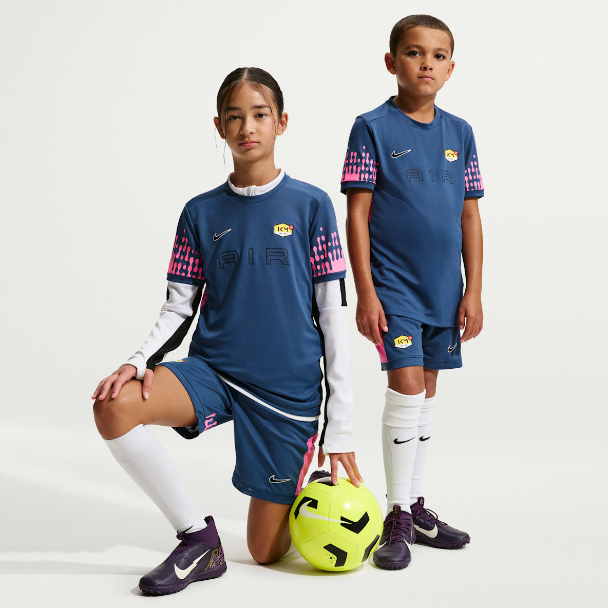 Kylian Mbappé Clothing, Boots & Kits. Nike RO